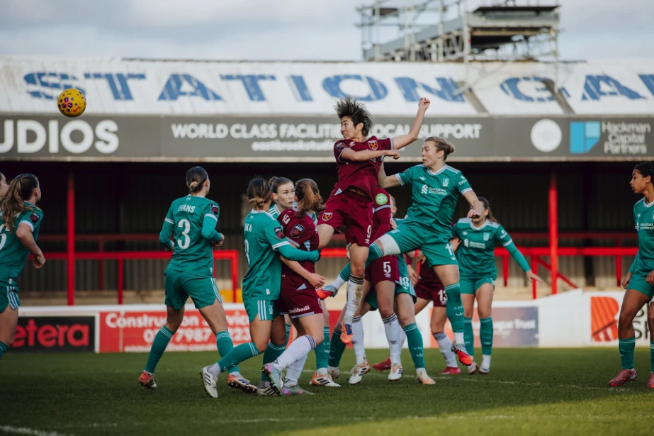 利物浦女足与西汉姆联战成2-2平，贝阿塔·奥尔森终场进球扳平比分-特色图片